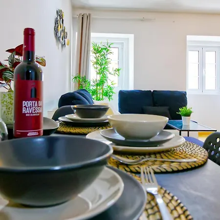 Big, Cozy, Flat ליסבון