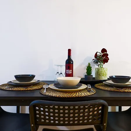 Big, Cozy, Flat ליסבון